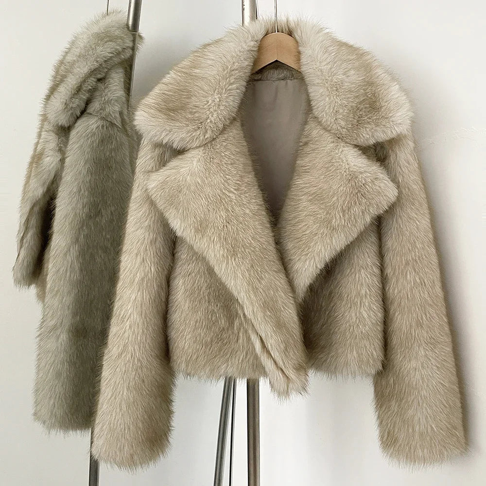 Faux fur jas met oversized kraag